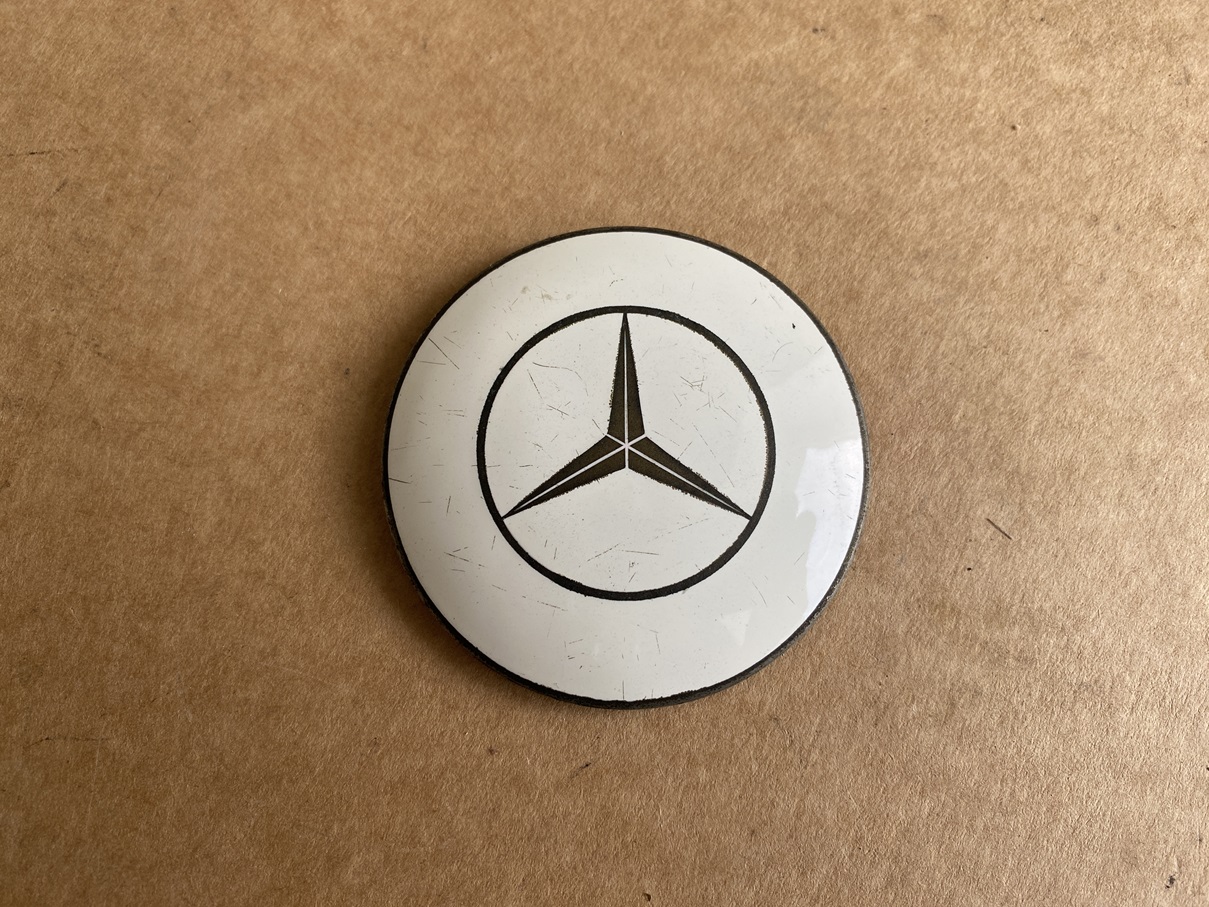 FIRMENZEICHEN LENKRADEMBLEM EMAILLE ELFENBEINFARBIG MERCEDES W136