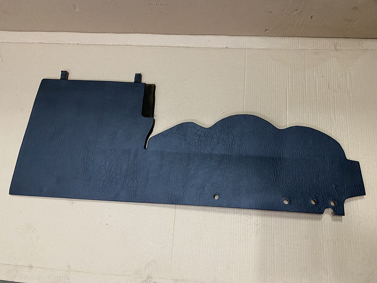 ABDECKUNG UNTER ARMATURENBRETT RECHTS