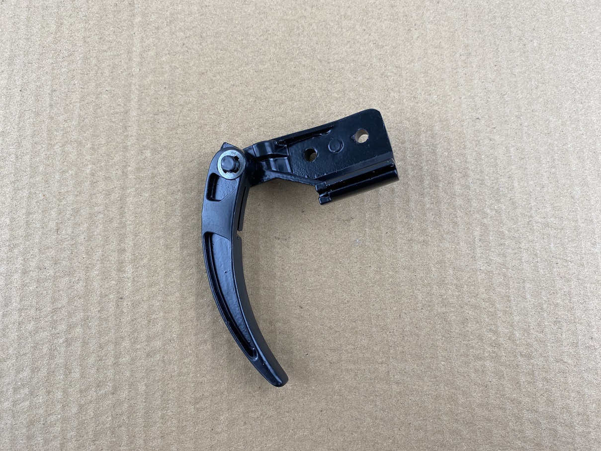 GRIFF FÜR MOTORHAUBENZUG